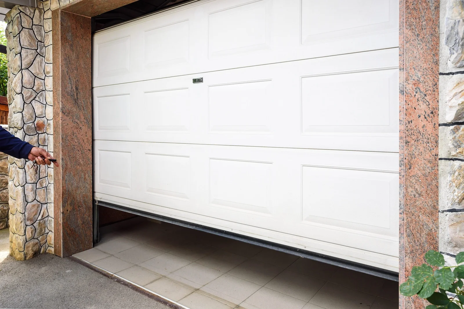 Garage Door Pvc. Hand Use Remote Controller